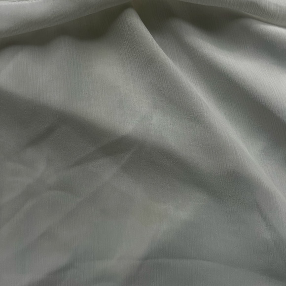 White Flowy Ruffled Dress - Picture 4 of 4